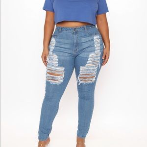 ✨HP✨Yes Now Distressed Jeans